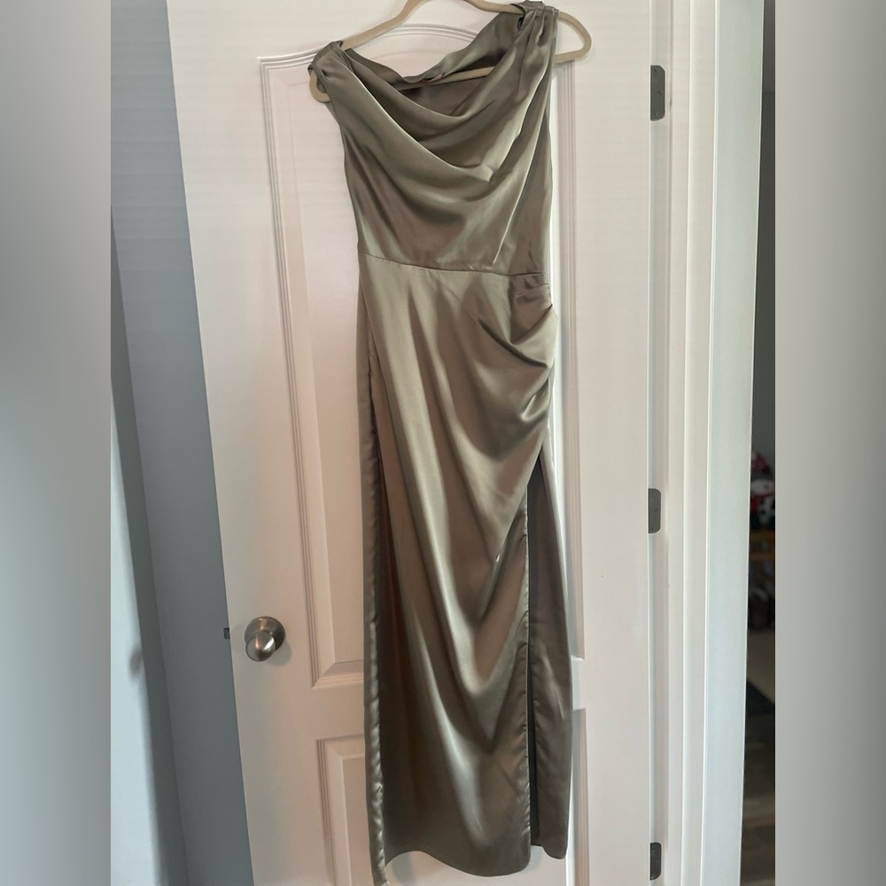 Show Me Your Mumu Jodie Dress in Moss Green Luxe Satin